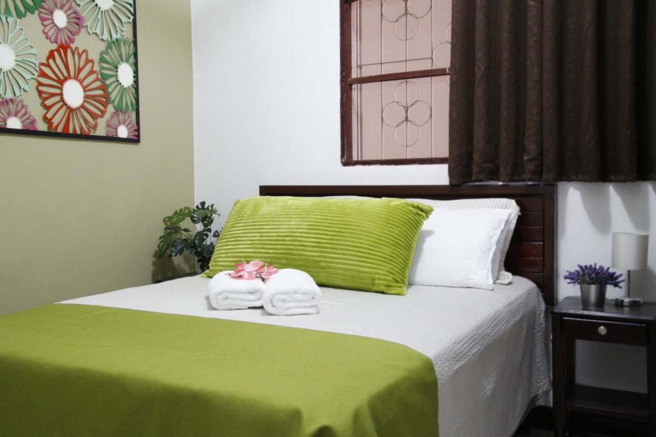 Amina Inn Flores Extérieur photo