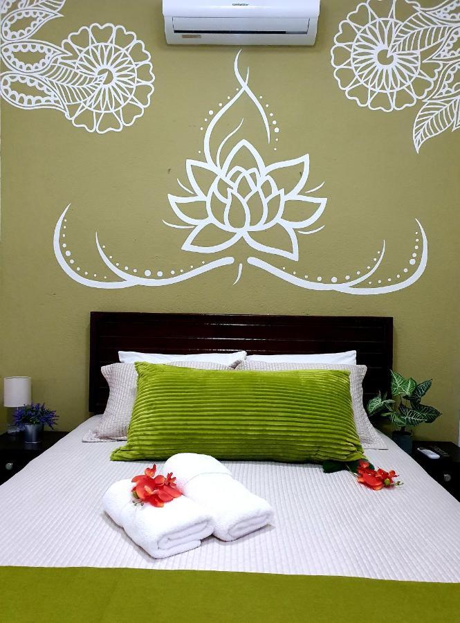 Amina Inn Flores Extérieur photo