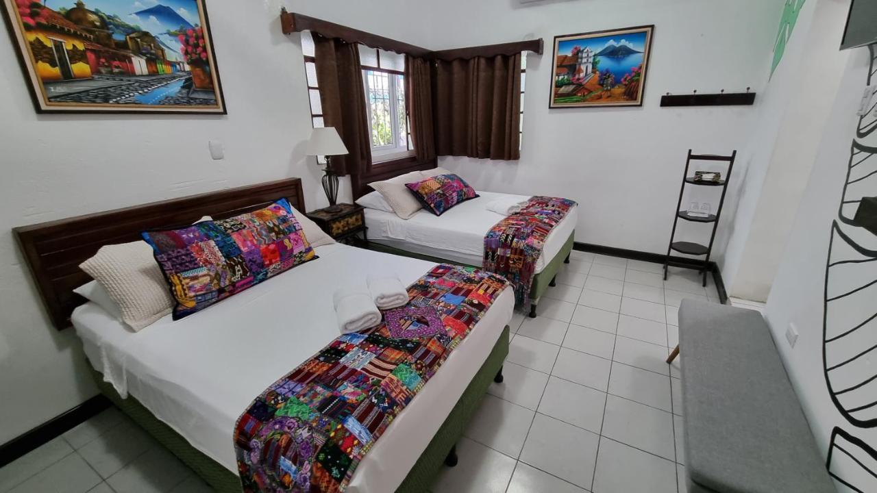 Amina Inn Flores Extérieur photo