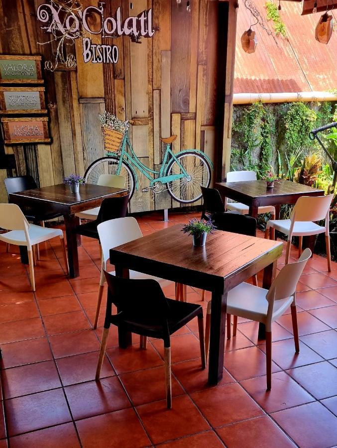 Amina Inn Flores Extérieur photo